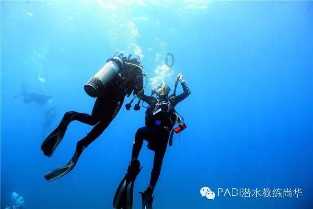 拯救拿气球的女孩